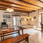 Guesthost - Torre Della Guardia Apartamento *